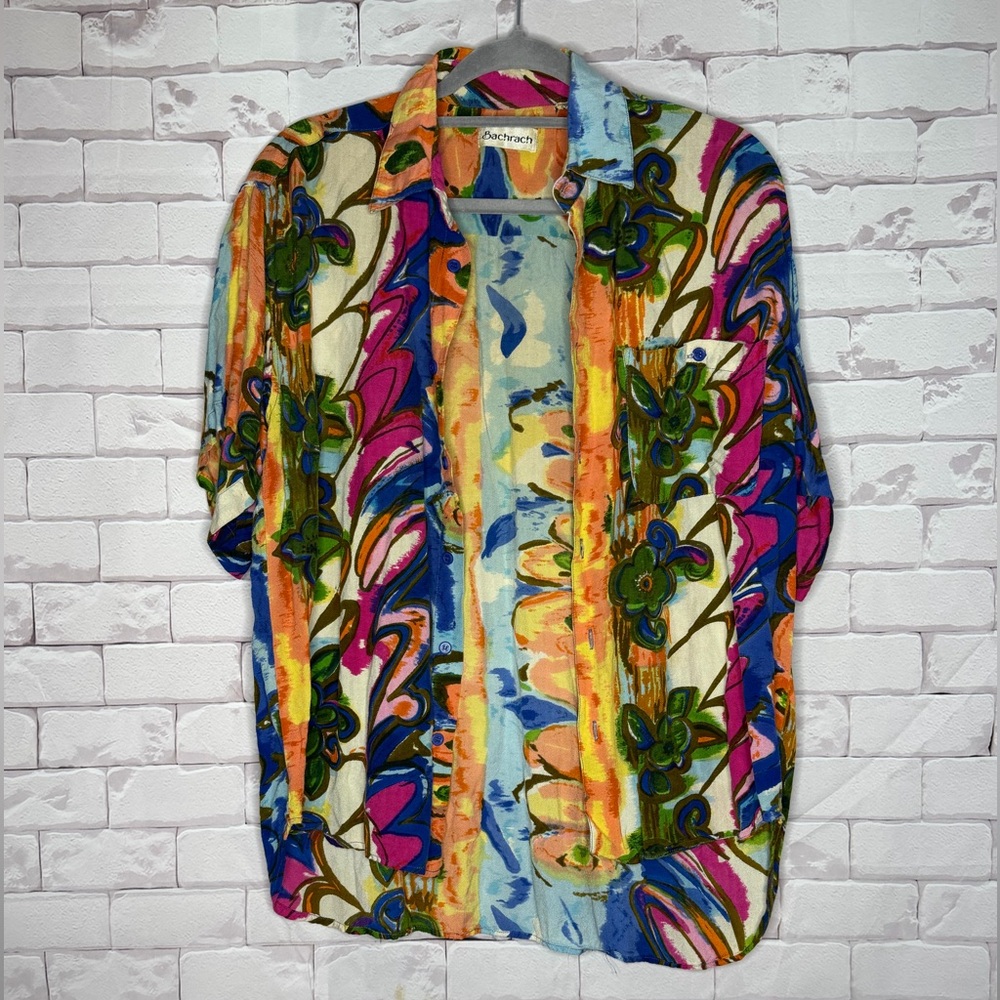 ✨ Bachrach Abstract Print Button-Down Shirt‎ Size Small